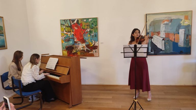 Održan prvi solistički koncert Anje Maran