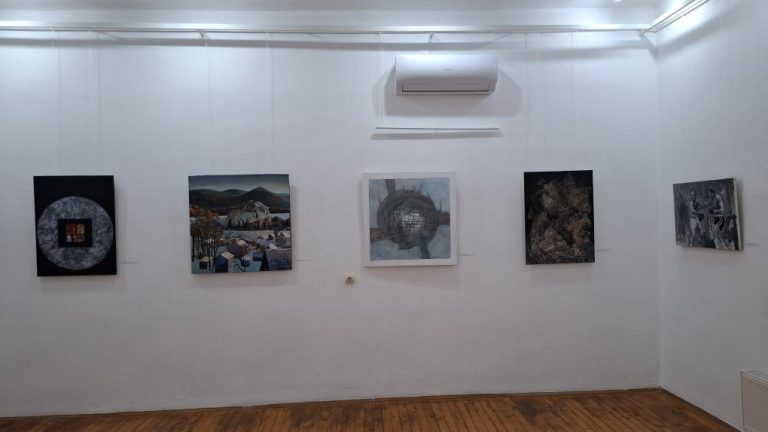 Izložba djela  Međunarodne likovne kolonije „Šibovi 2024“ u Gradskoj galeriji