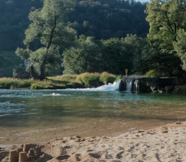 U rijeci Uni kod Bosanske Otoke juče se utopio mladić