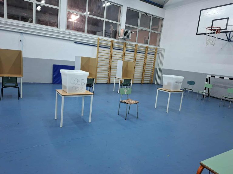 Krupa na Uni : Otvorena biračka mjesta