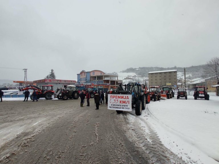 Mljekari organizovali mirnu protesnu vožnju