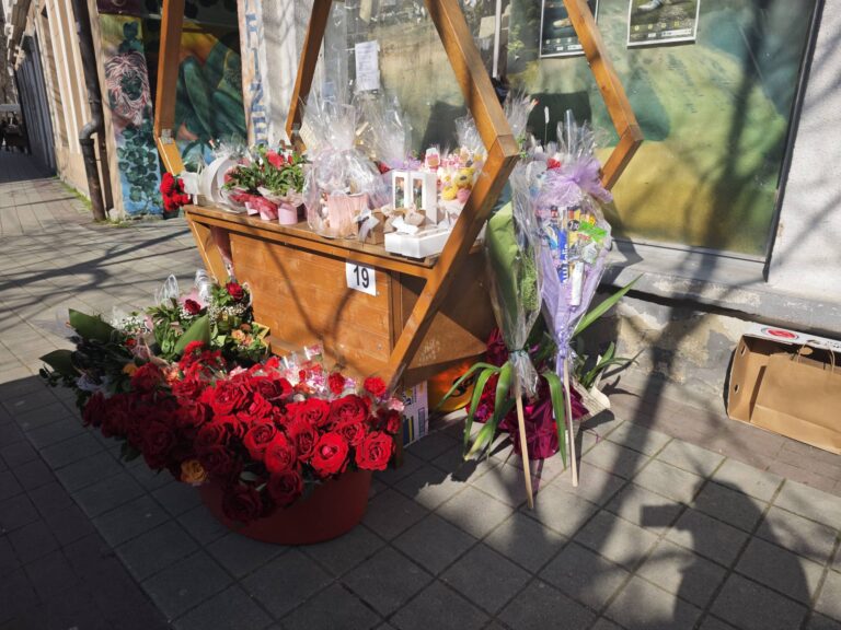 Osmi mart nije praznik cvijeća: Kako ženama pokazati stvarno poštovanje
