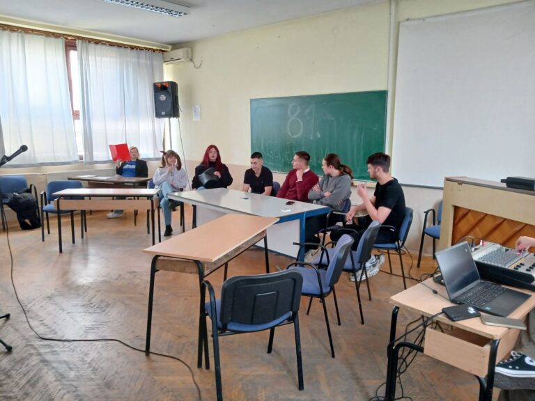 Maturanti 81. generacije Gimnazije “Petar Kočić” obilježili kraj školovanja emotivnom svečanošću
