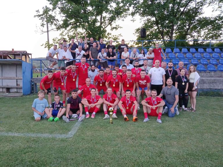Spektakl u Dobrljinu: Plamen bolji nakon penala, Slaven dostojan finala (FOTO)