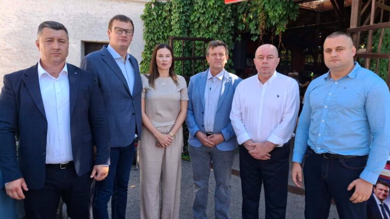 U Novom Gradu predstavljeni kandidati SDS-a na predstojećim izborima